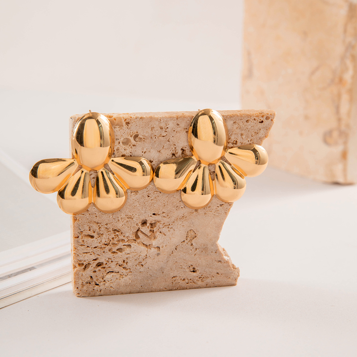 欧美跨境时尚八字麻花大水滴铁质耳环设计感几何方形扭纹耳坠耳饰详情17