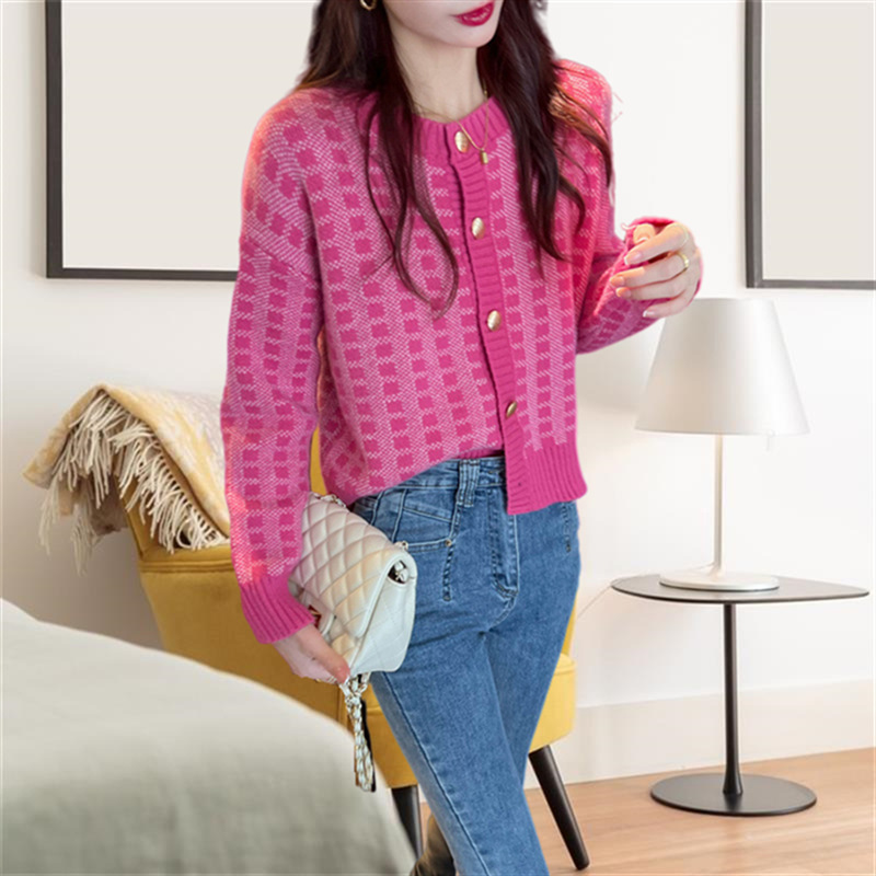 In the early spring and autumn of 2026, there are new styles of knitted sweaters, pink checkered loose, slimming, cute and fashionable cardigan coats for women pic 3