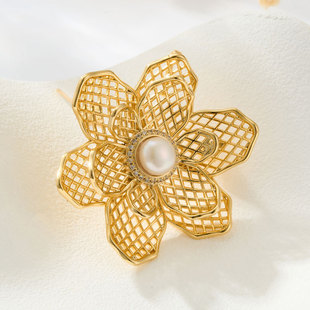 French elegant freshwater pearl camellia brooch, copper alloy inlaid with zircon, real gold electroplated, high-end fashion pin pic 2
