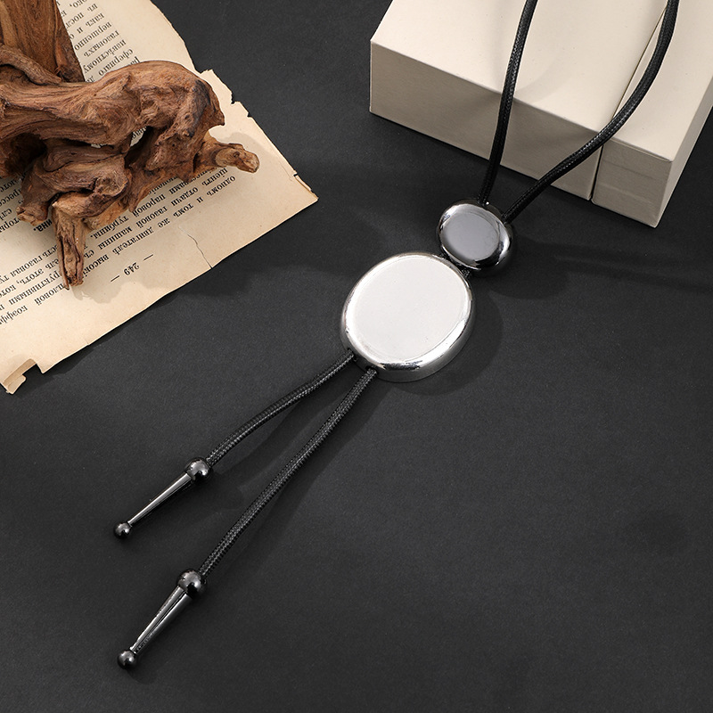 跨境专供女士长项链圆形吊坠几何金属小众简约百搭毛衣链欧美批发详情10