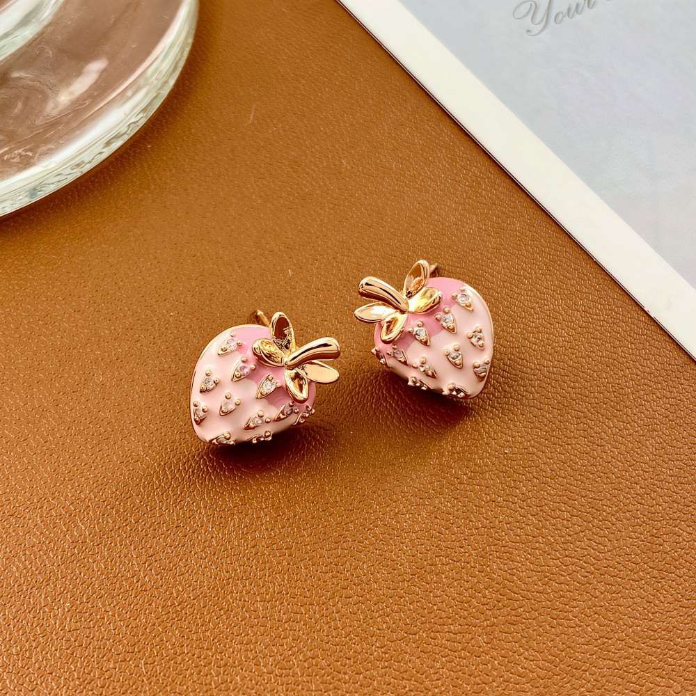 Sweet velvet strawberry necklace, niche design sense, girlish heart, collarbone chain, light luxury and exquisite necklace wholesale pic 8