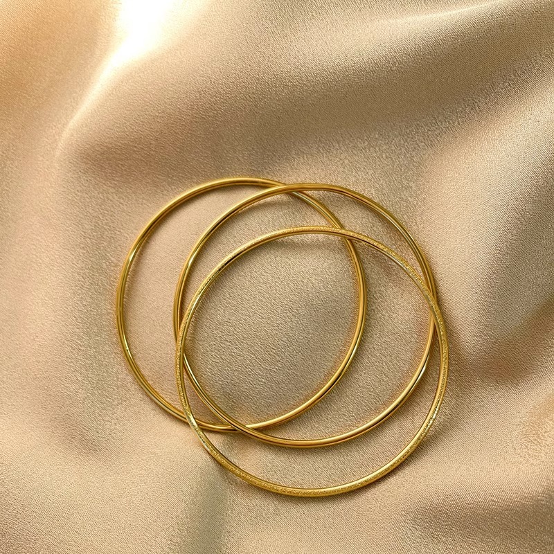 Three Lives and Three Worlds Bracelet, a fashionable and versatile wristband for women, Korean version, trendy titanium steel, non-fading, golden jewelry, simple and light luxury pic 3