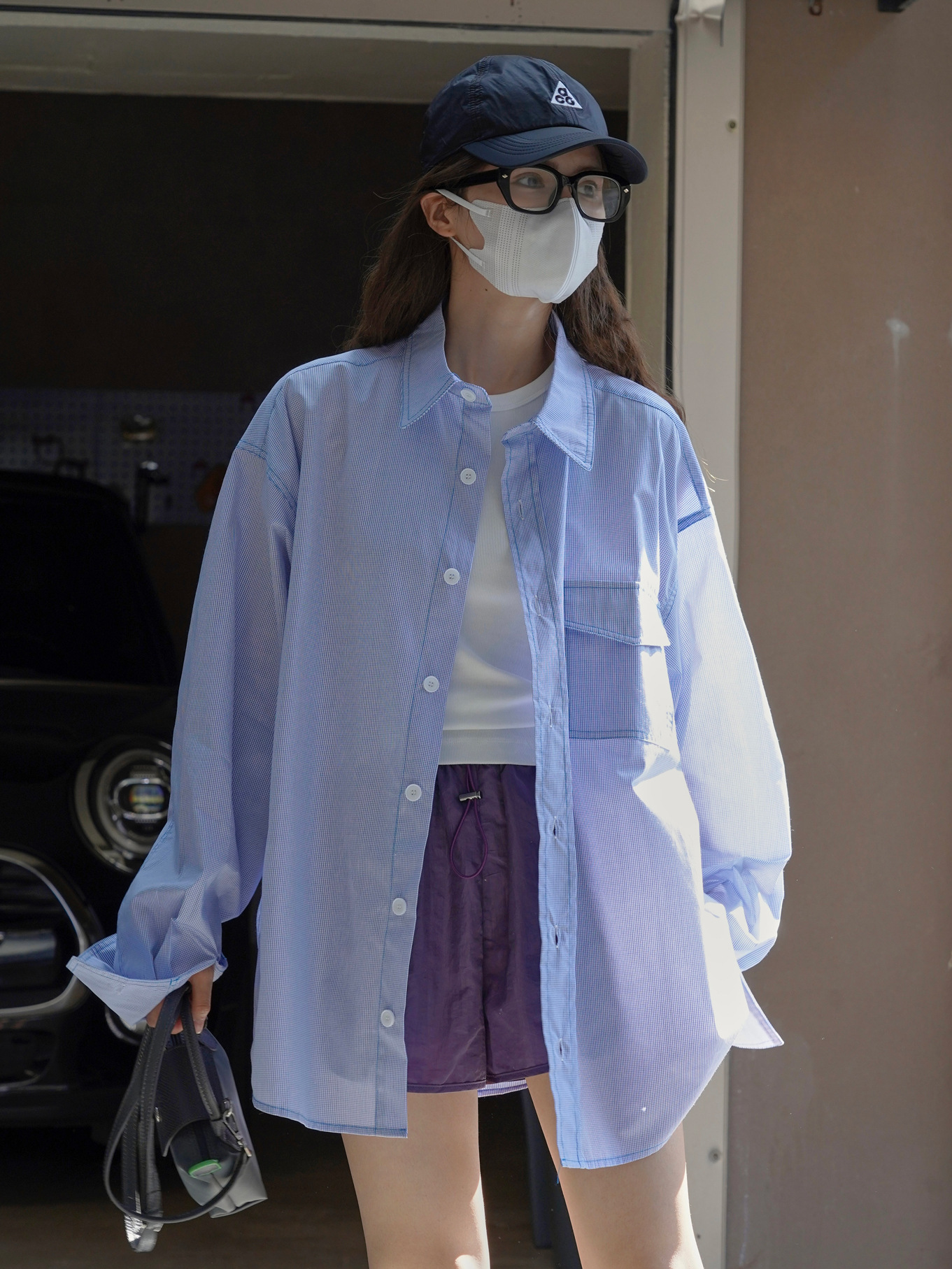 The new summer Japanese-style casual shirt with a large silhouette and blue and white checkered pattern from Louvre is skin-friendly and comfortable for women pic 26