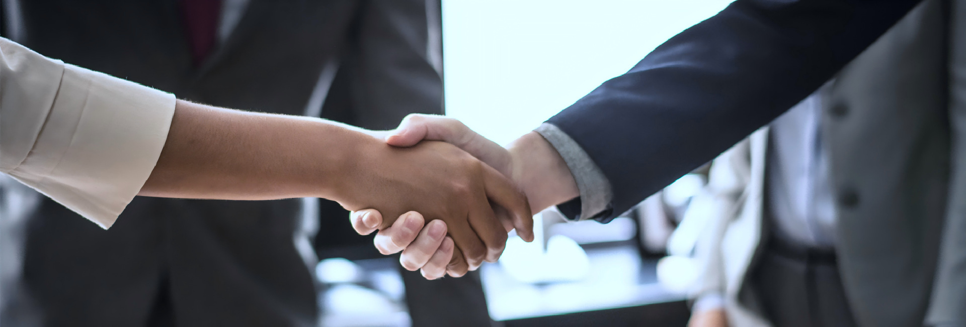 The cute cartoon bag pendant of the internet-famous bean and bear, the niche backpack pendant, and the new car keychain pendant pic 12