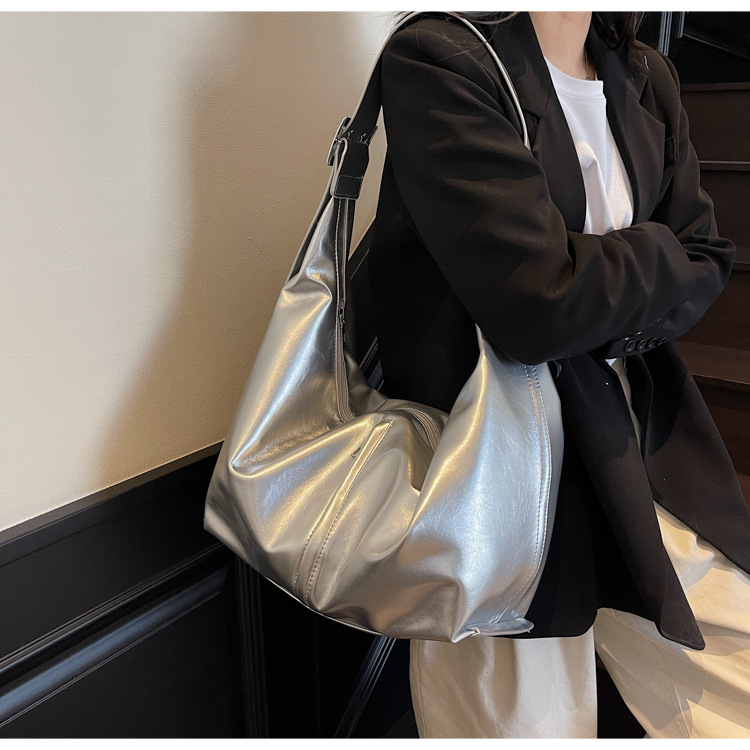 大容量腋下包女2025新款春夏季休闲百搭单肩斜挎包流行通勤饺子包详情14