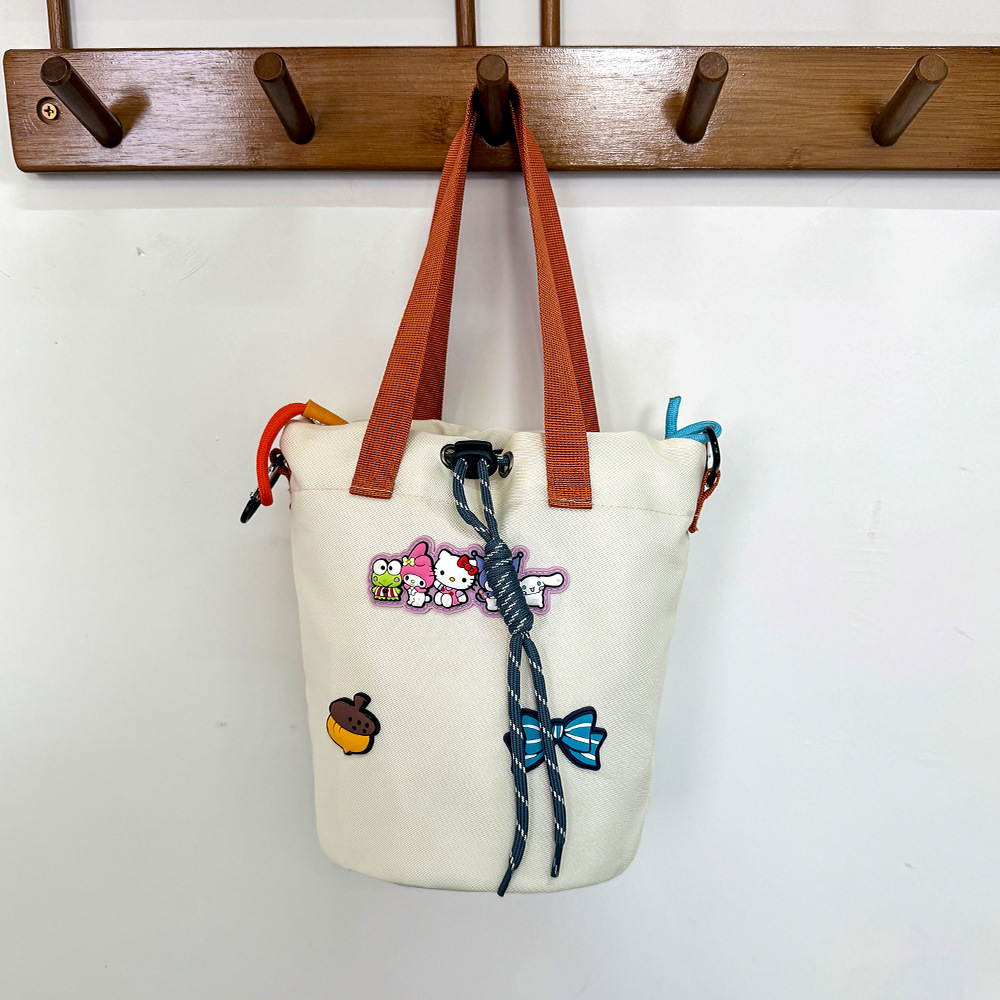 户外运动斜挎单肩包水壶袋手机包遛娃单肩包运动徒步旅行轻便挎包详情9