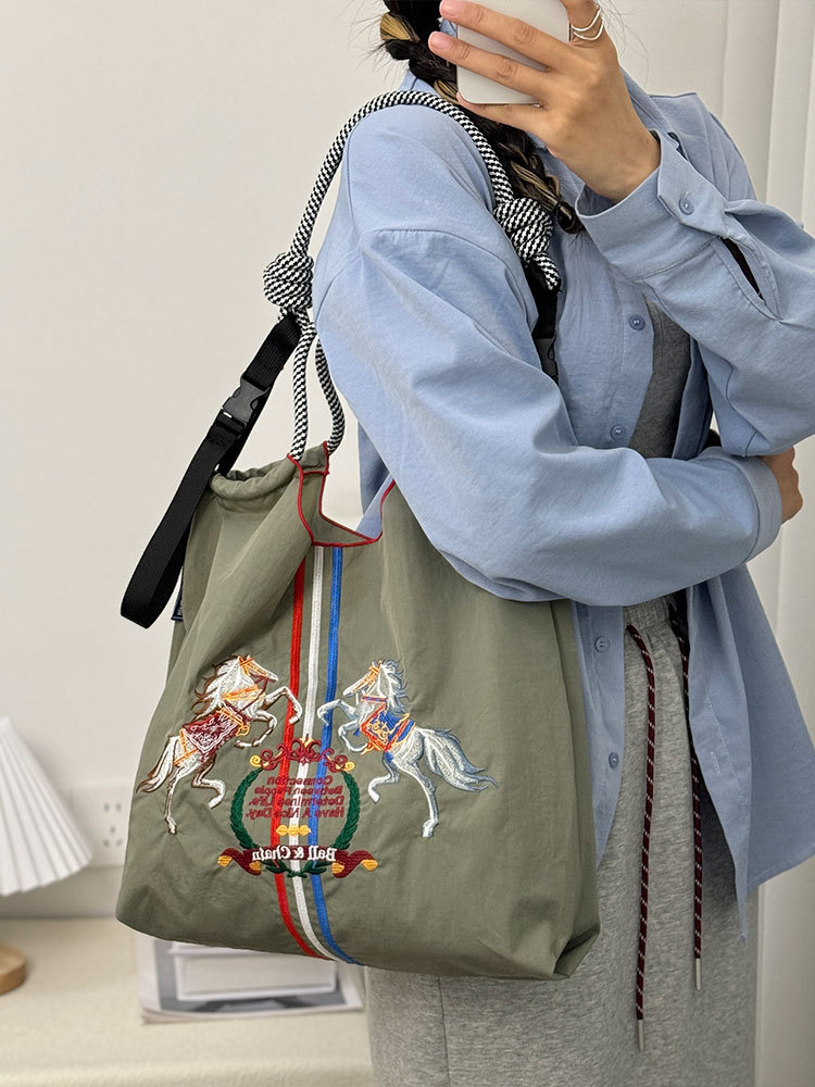 新款大容量女刺绣购物帆布手拎包袋尼龙斜挎可折叠便携手提单肩包详情10