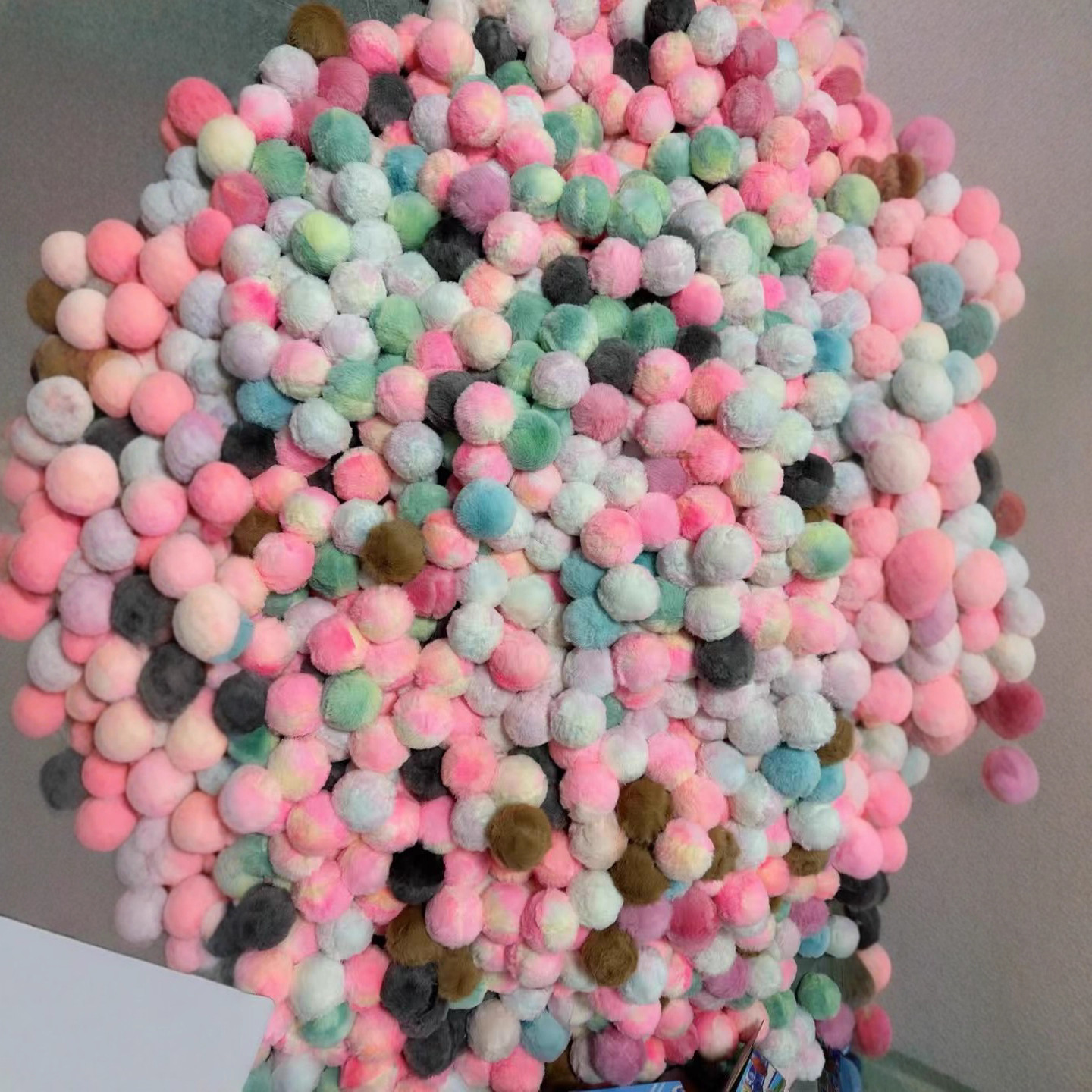 In stock and dispatched quickly, we offer a wide range of popular foreign trade plush bouncy ball toys for playing with cats, self-entertainment and entertainment. Wholesale of meow ball cat toys pic 2