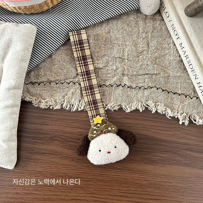 A new Korean fabric cotton-filled bear pendant, a cute and soft three-dimensional animal keychain for children, and a versatile accessory pic 12