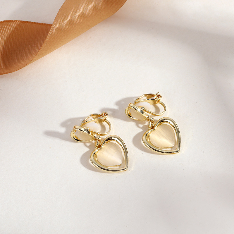 Triangular tassel ear clips, no ear holes, high-end, niche, artistic, retro, socialite ear hangers, light luxury, high-quality earrings wholesale pic 15