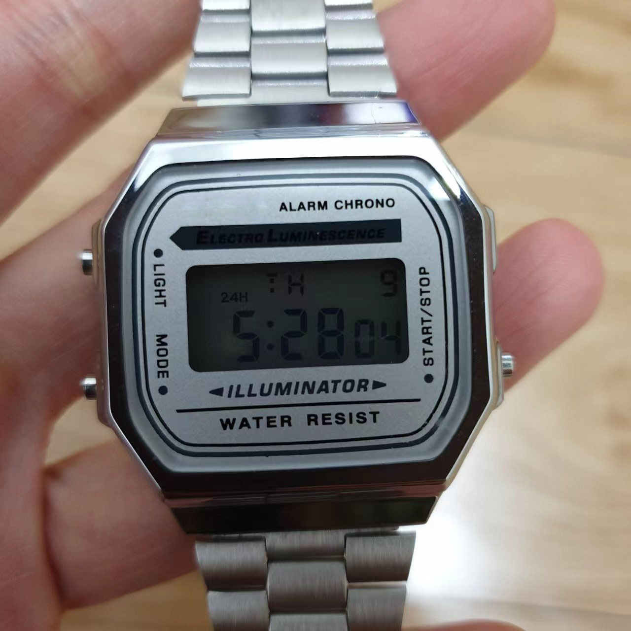 The best-selling retro digital display alarm clock with color lights, multi-functional sports student electronic watch, Cold Light F-91W pic 1