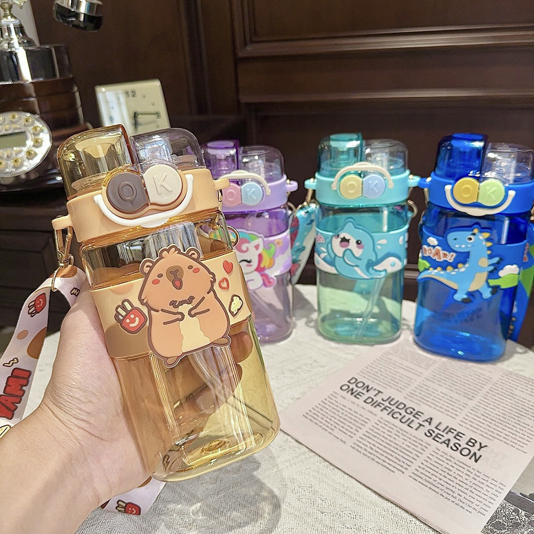 The cute and super adorable water cups for male and female students with high appearance standards in the popular cartoon style, the ins straw double-drinking plastic cups, and the portable ones for children pic 3