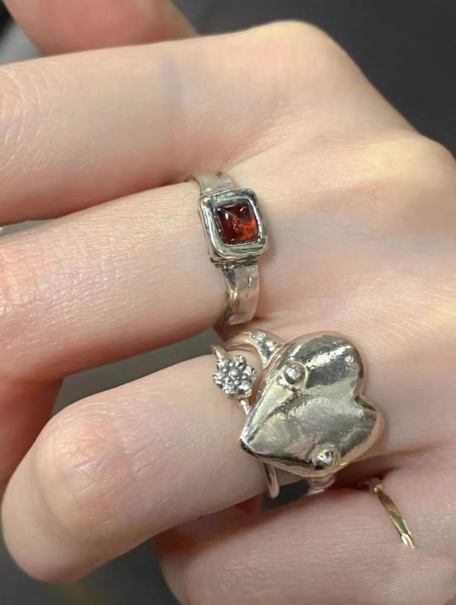 韩系小众设计mars25自制复古手工捶打纹红宝石戒指叠戴高级感指环详情3