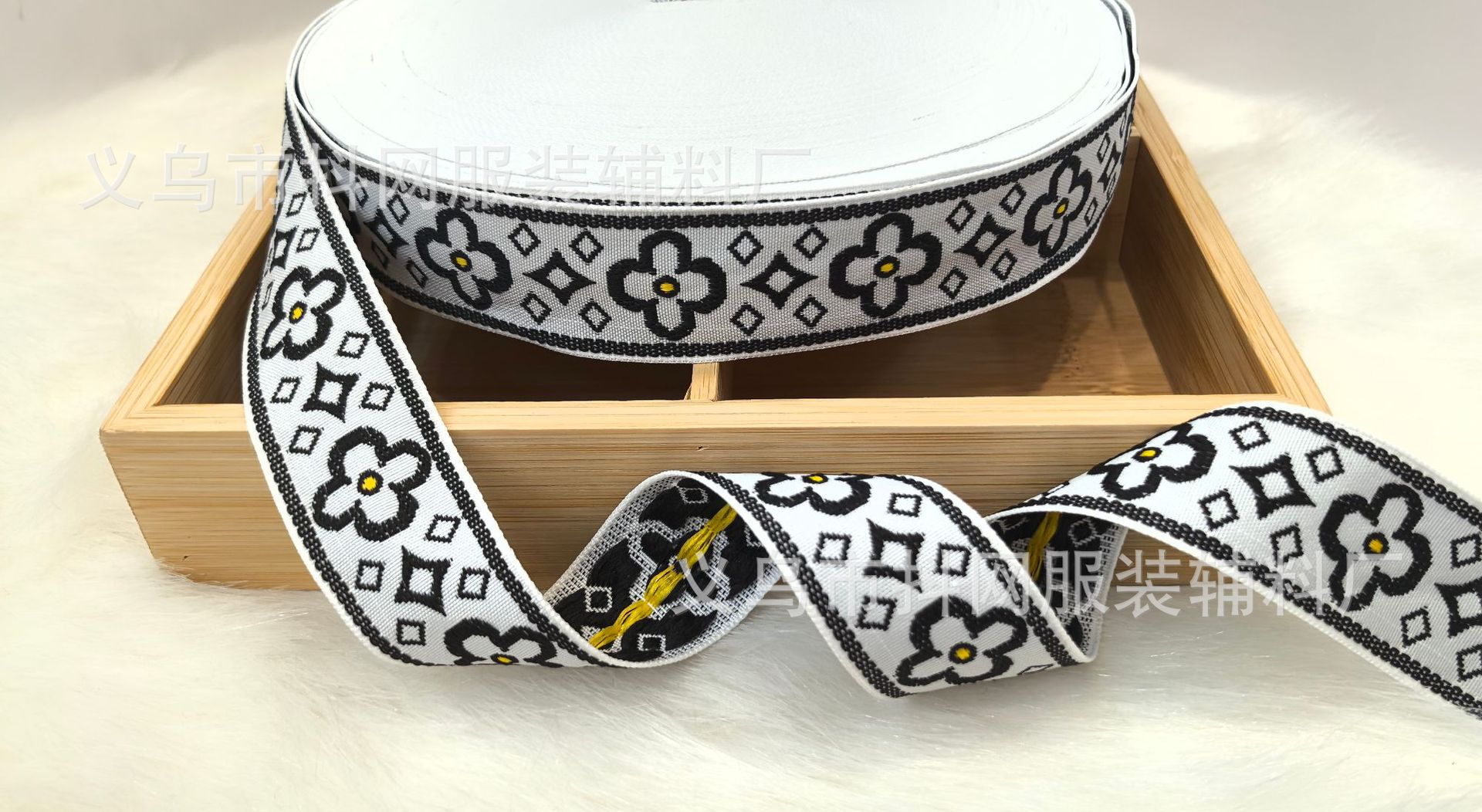 Wholesale of 3cm new ethnic-style jacquard ribbons, performance costumes, hair accessories, gift boxes, packaging ribbons and embroidered ribbons pic 7