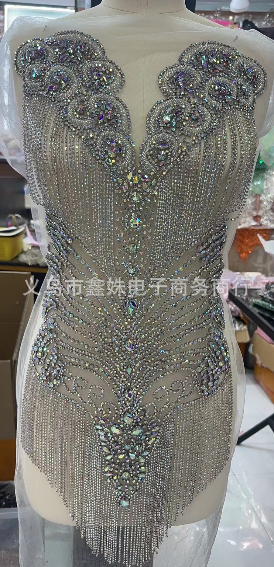 Fringed high-end light luxury wedding dresses and evening gowns, hand-beaded glass decals, DIY clothing accessories pic 8