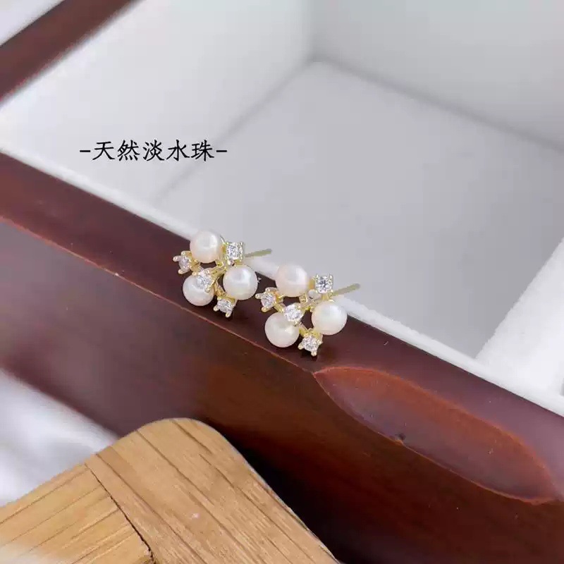 Freshwater pearl earrings, multi-bead shaped stud earrings S925, silver needle, niche design, light luxury earrings wholesale, Internet celebrity bestsellers pic 3