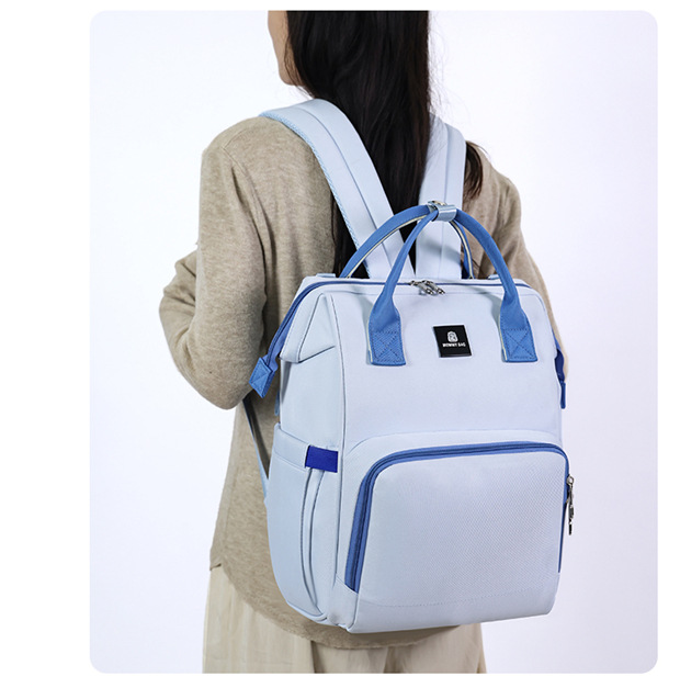 新款妈咪包多功能轻便百搭双肩包带娃外出大容量母婴包孕妈待产包详情41