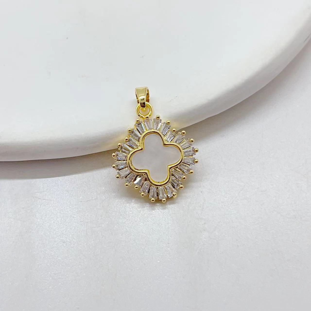 New copper micro-inlaid zircon four-leaf clover black and white bracelet necklace DIY bracelet accessory from Japanese and South Korean Internet celebrities pic 6