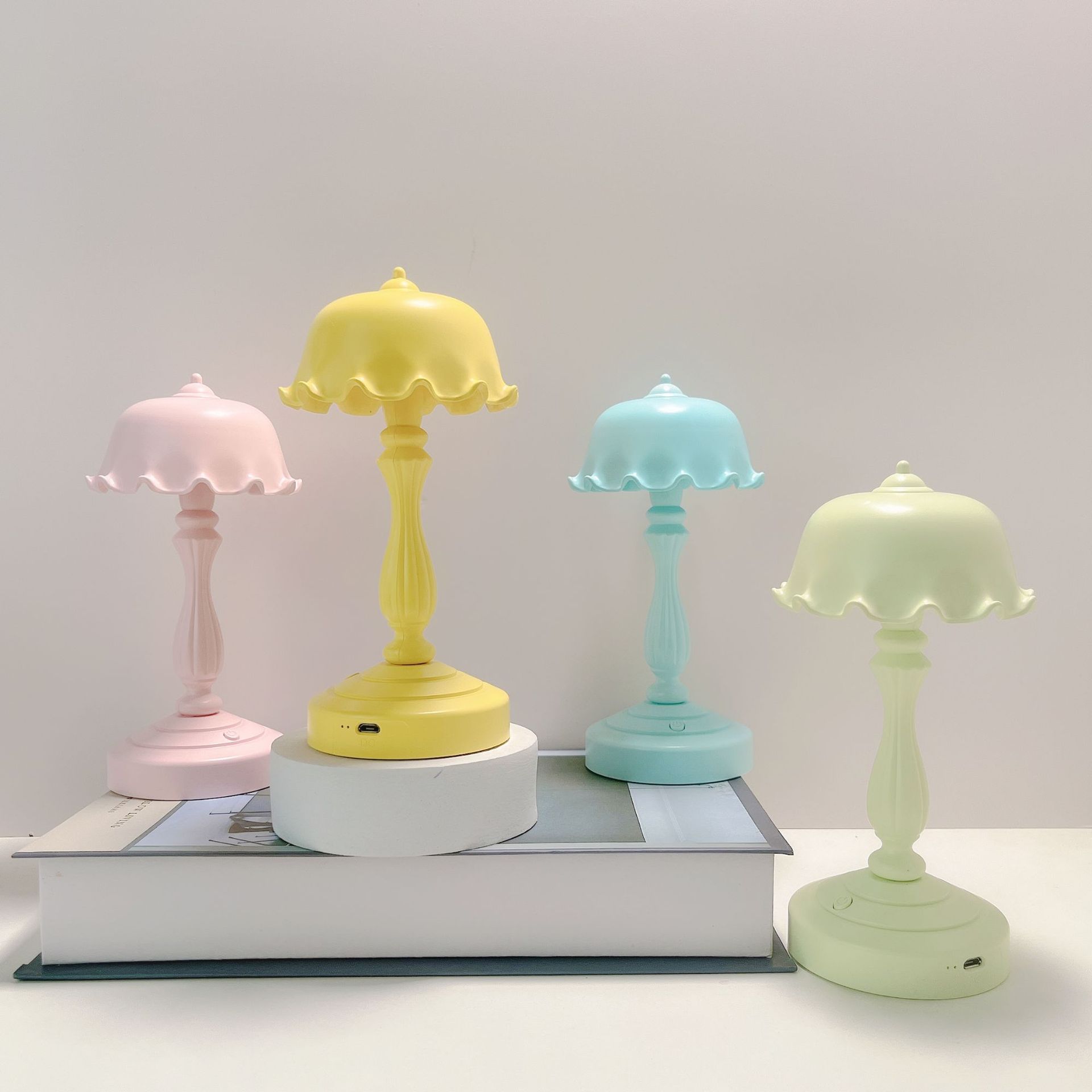 Retro atmosphere light, DIY handmade table lamp, lotus leaf night light, cute and girlish bedroom lighting, Nordic style, eye-protecting pic 26