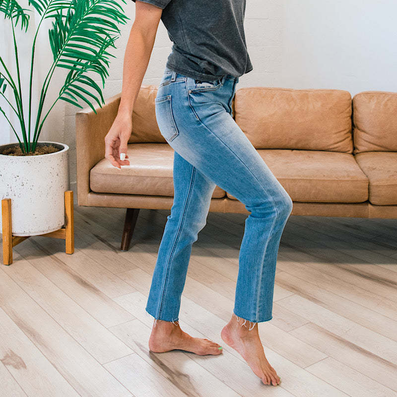 New summer style, simple and elegant washed mid-waisted straight-leg jeans for Amazon Europe and America 2023 cross-border pic 7