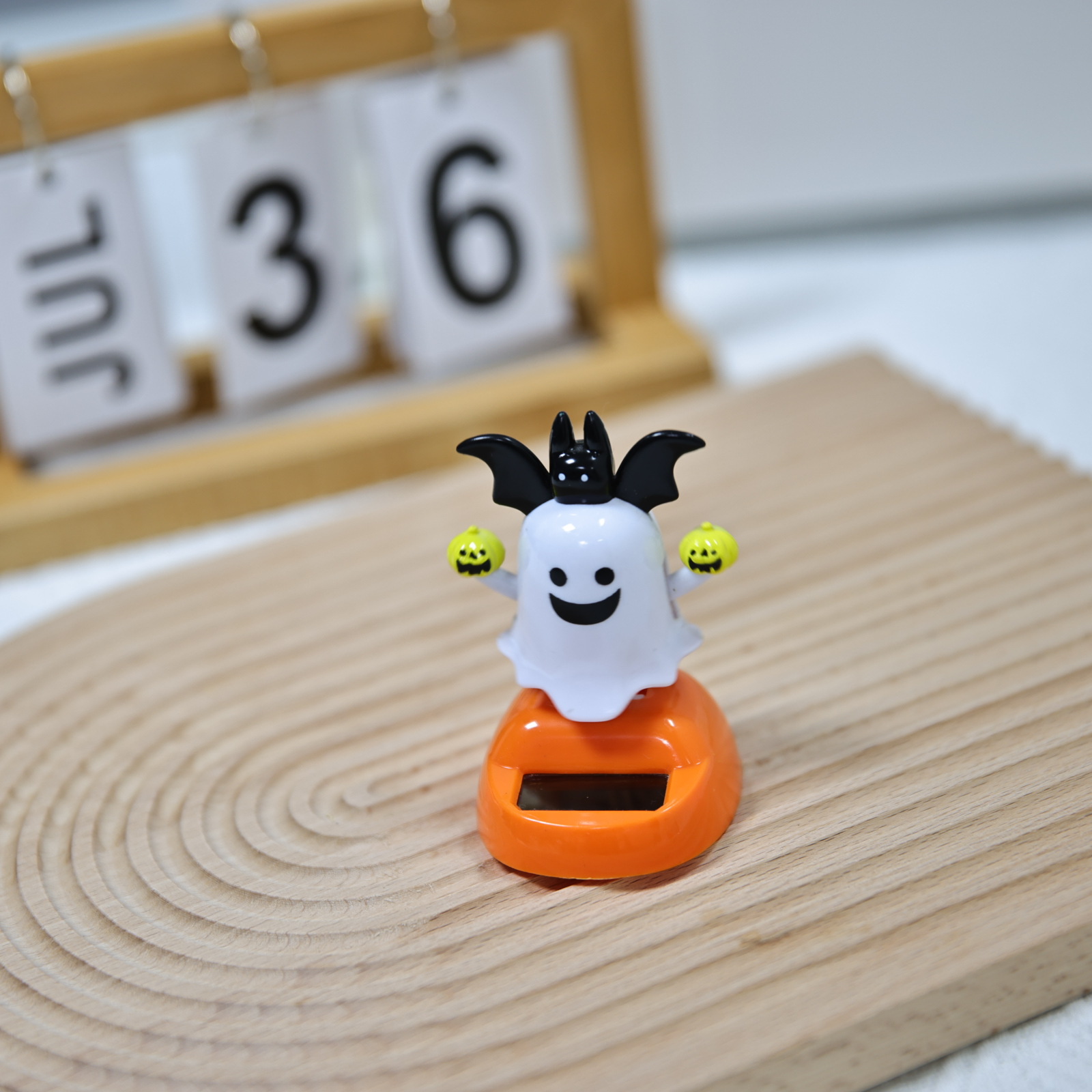 Factory direct sales of Halloween ghost car solar figurines, solar rocker, ghost Festival ghost figurines pic 10