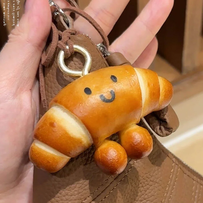 手工面包碱水结牛角包可颂仔吊坠项链女小众个性时尚百搭挂件详情13