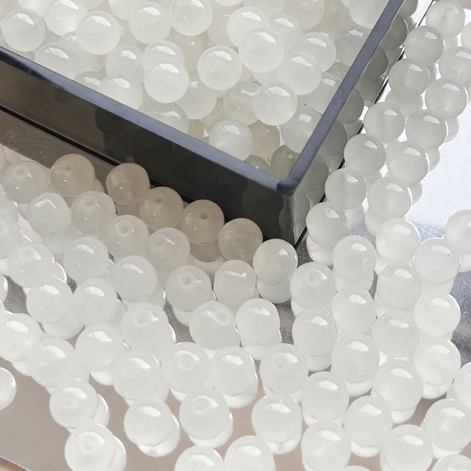 Solid-color glass beads, handcrafted DIY bracelets, necklaces, mobile phone chains, beaded hairpins, decorative glass bead accessories pic 3