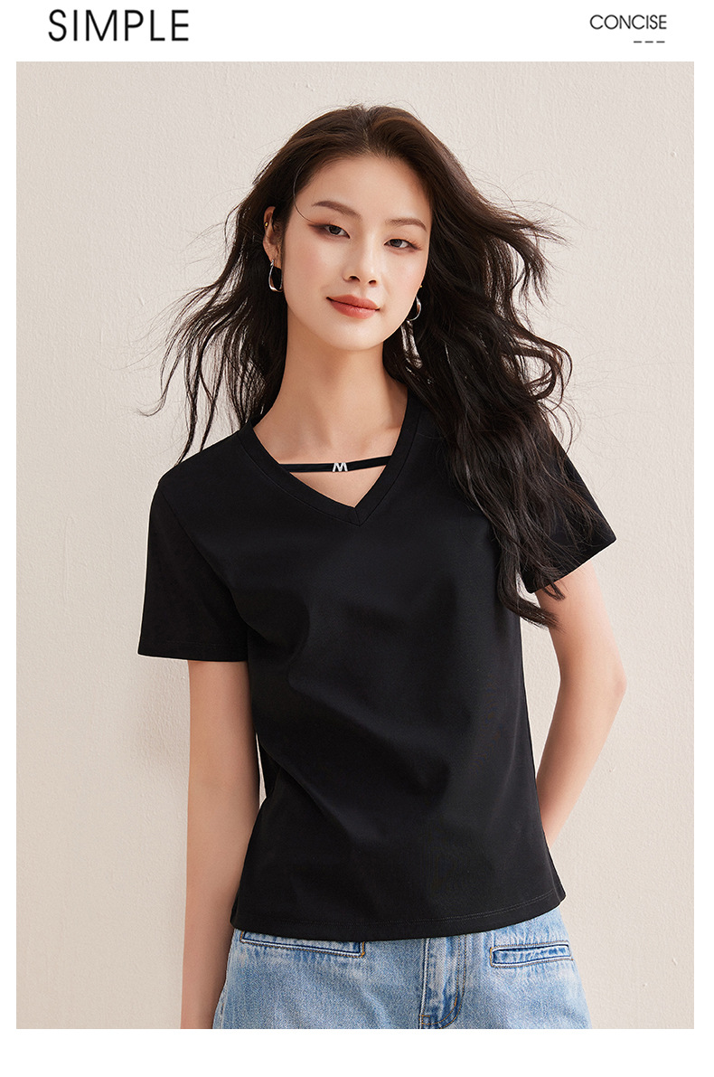 Black V-neck short-sleeved T-shirt for women, a new summer style that is slimming and form-fitting, with a cinched waist and straight shoulders. It is a cropped top pic 19