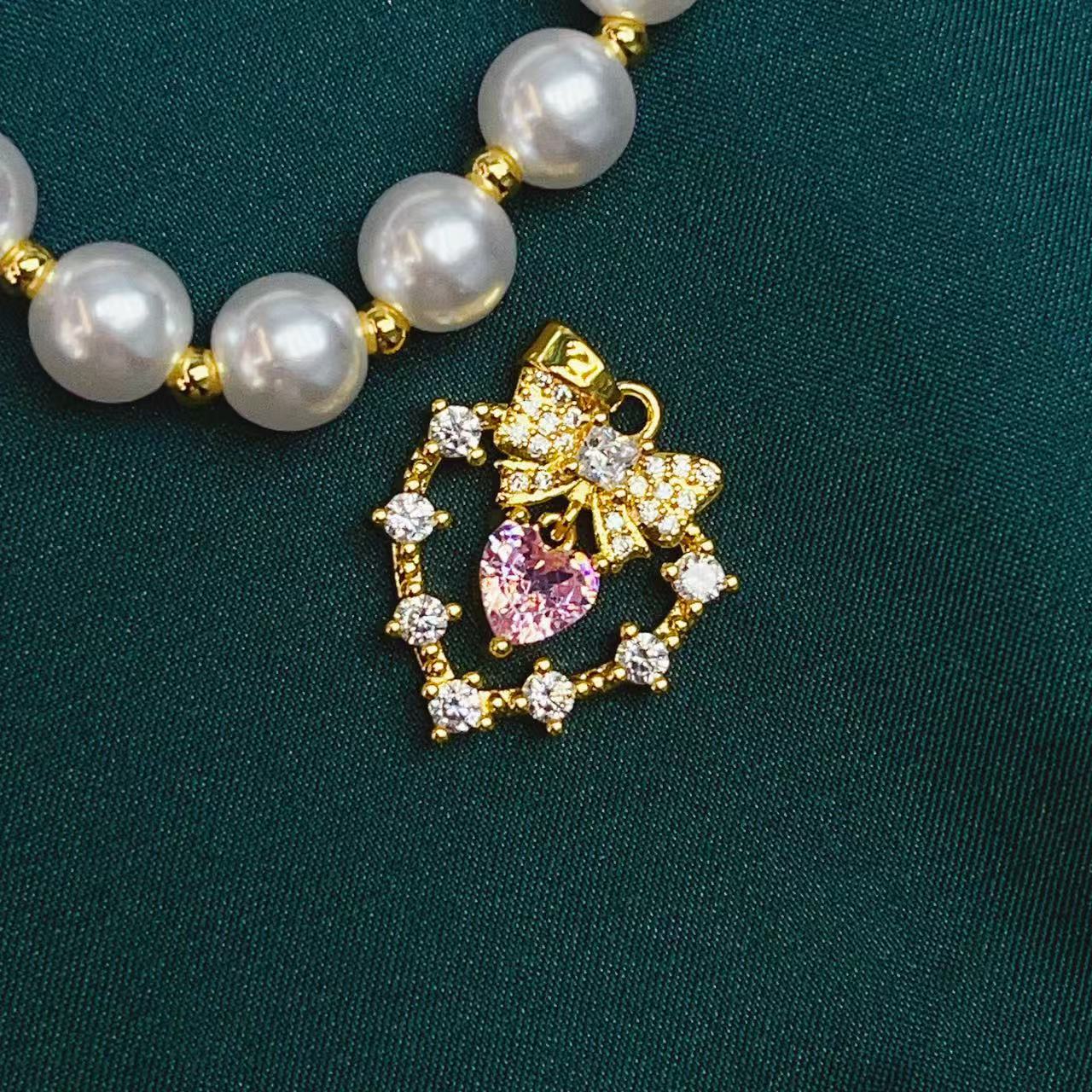 A popular online hit, light luxury and ethereal zircon heart-shaped jewelry pendant, 24k thick silver color-preserving copper gold-plated accessory pic 5