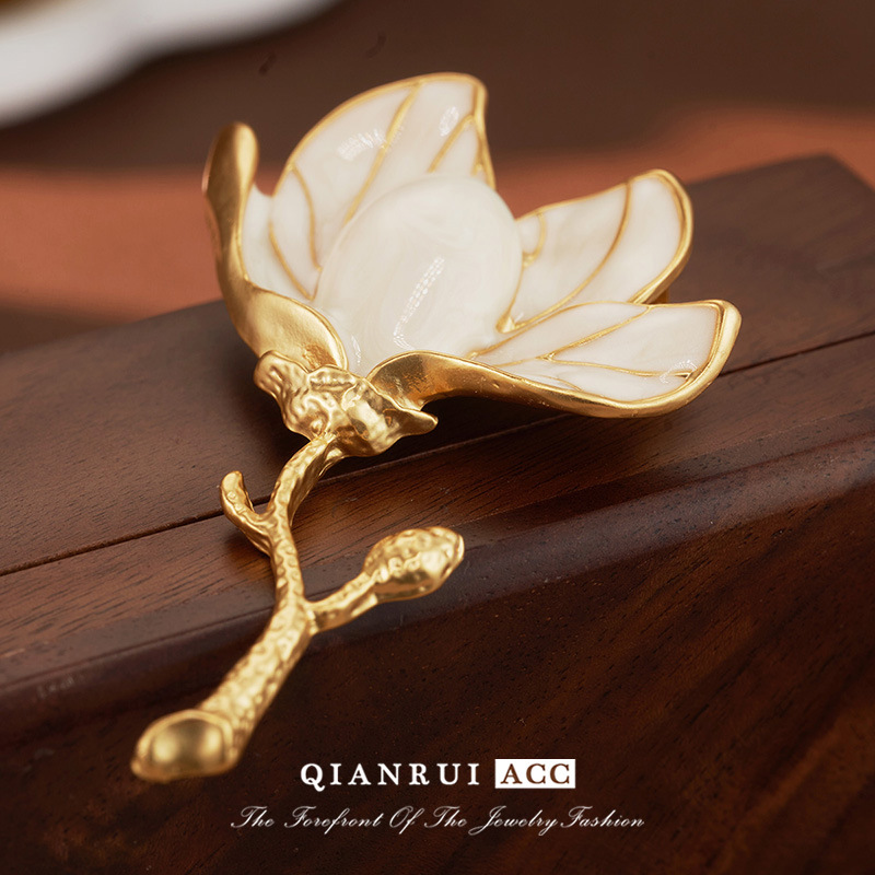 Natural Baroque pearl magnolia flower multi-color oil drip brooch, autumn and winter coat brooch accessory, high-end brooch pic 25