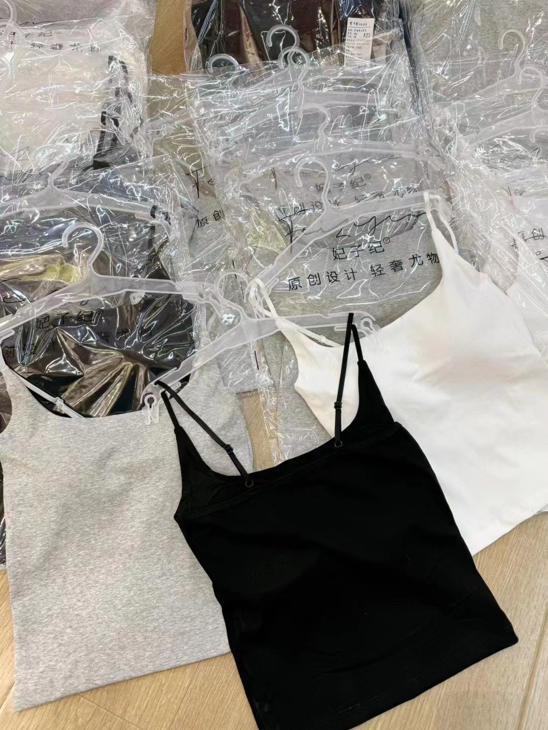 爆款性感纯棉吊带背心女肩带可调节固定杯垫内搭外穿显瘦打底上衣详情4