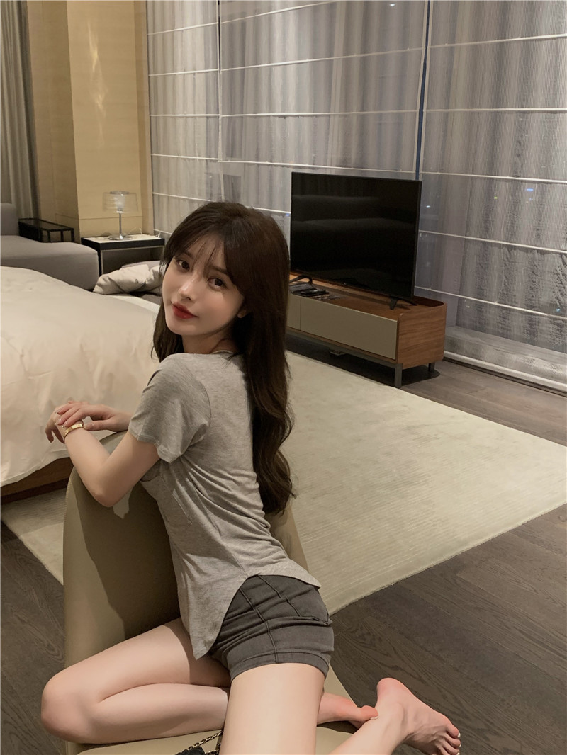 T恤女2024夏季新款v领设计感内搭打底衫不规则辣妹欲风短袖上衣详情2