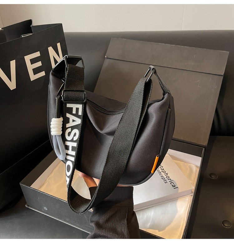 Casual nylon fabric bag for women, 2024 new trendy Korean style crossbody dumpling bag, versatile large-capacity canvas single-shoulder bag pic 24