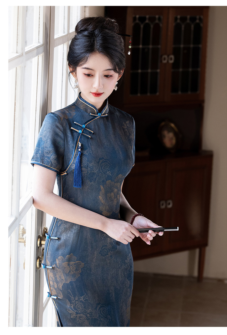 The new Spring/Summer 2025 cheongsam is a high-end, elegant, long and form-fitting dress suitable for daily wear by women pic 13