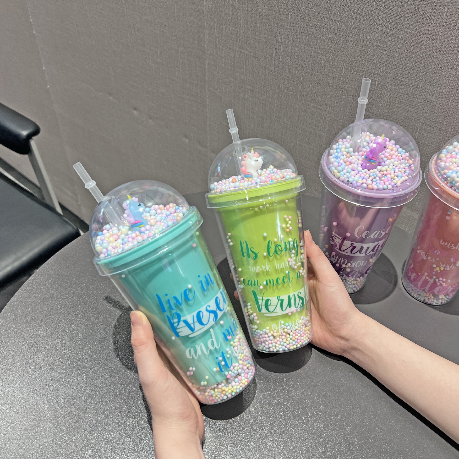 新款网红夏日碎冰杯双层塑料杯高颜值观景水杯批发情侣便携吸管杯详情5