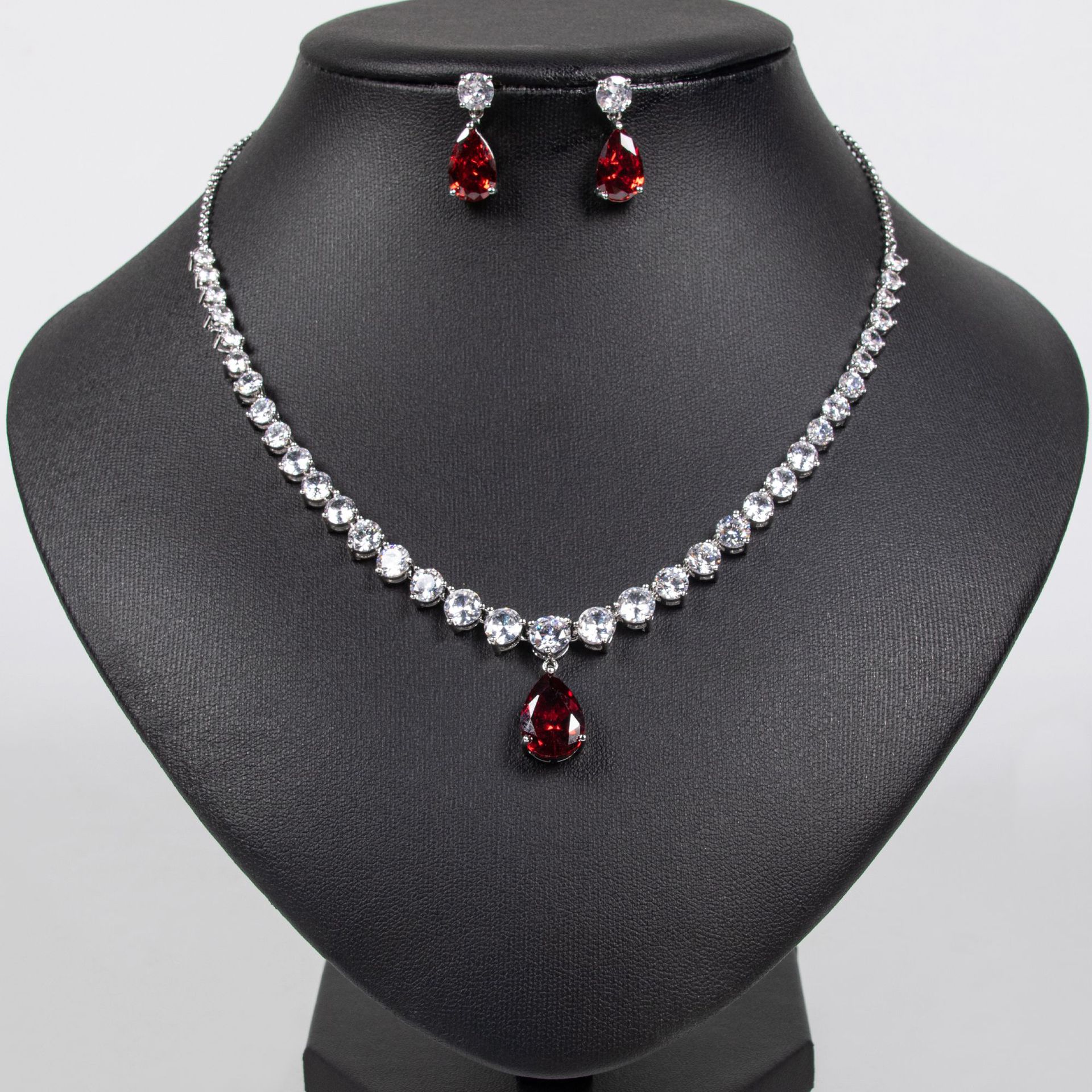 High-end luxurious water drop zircon collarbone chain bridal dress necklace, simple, elegant and fashionable European and American earring set pic 6