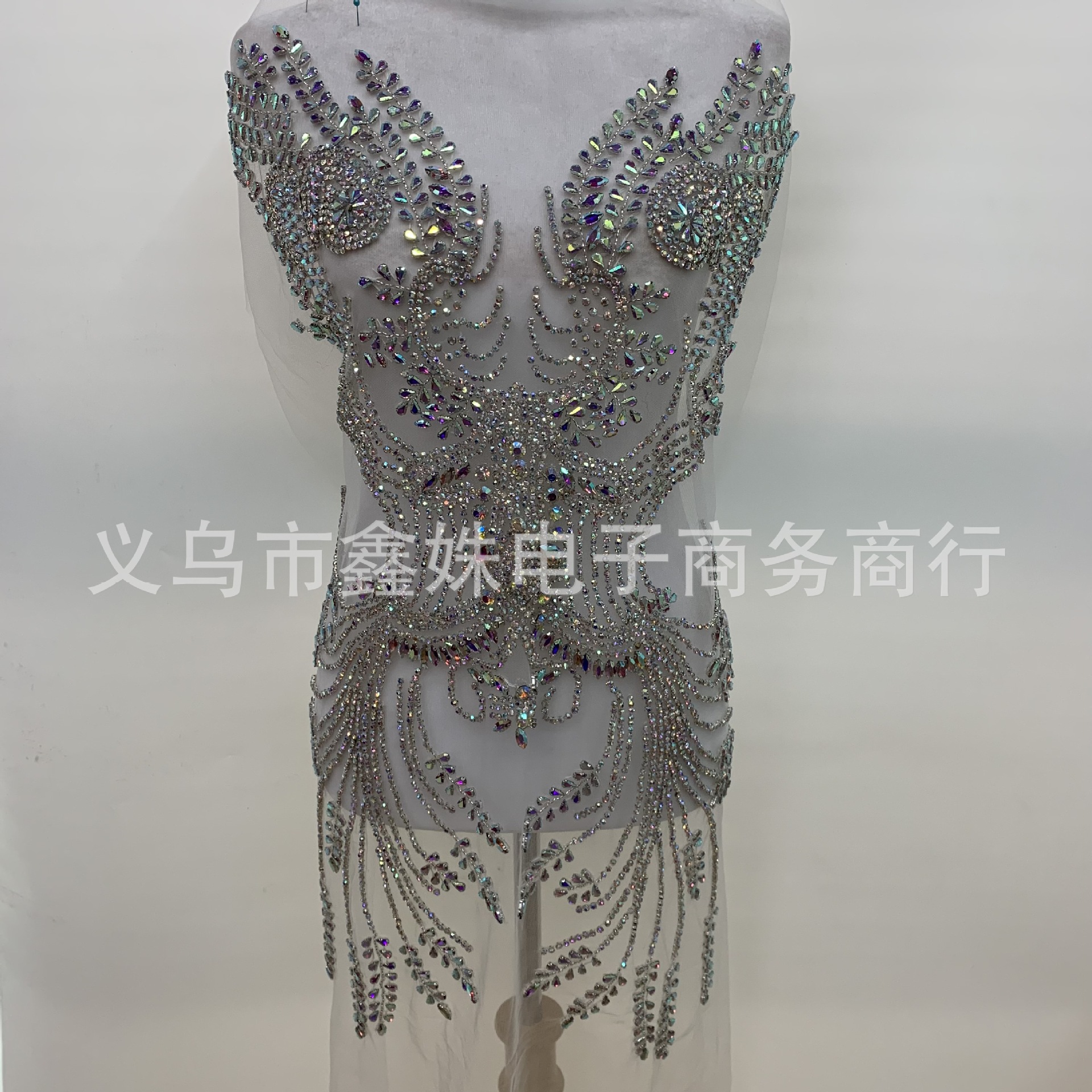 Factory wholesale deep V-neck dresses, wedding gowns, catwalk shows, hosting coming-of-age ceremonies, banquets, dance gowns, heavy stitch beaded fabric pic 12