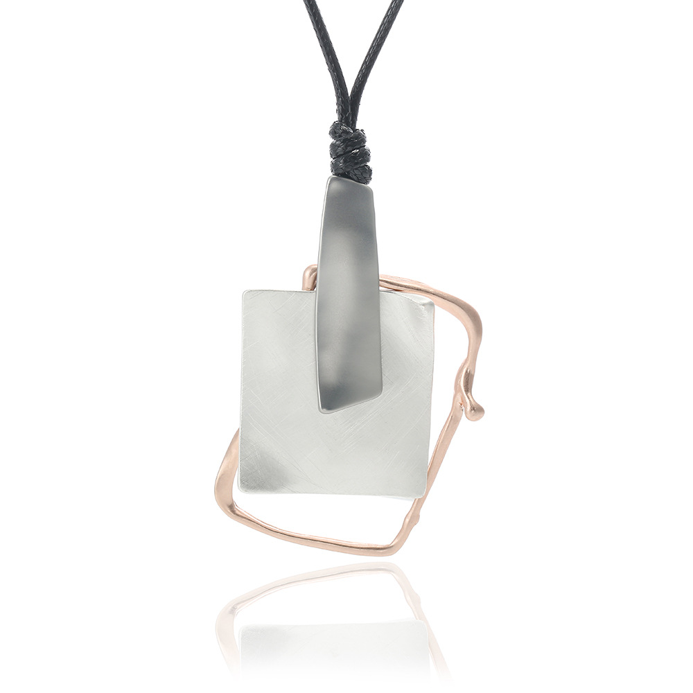 毛衣链欧美金属项链秋冬复古几何镂空方形吊坠女士长款爆款项链详情4