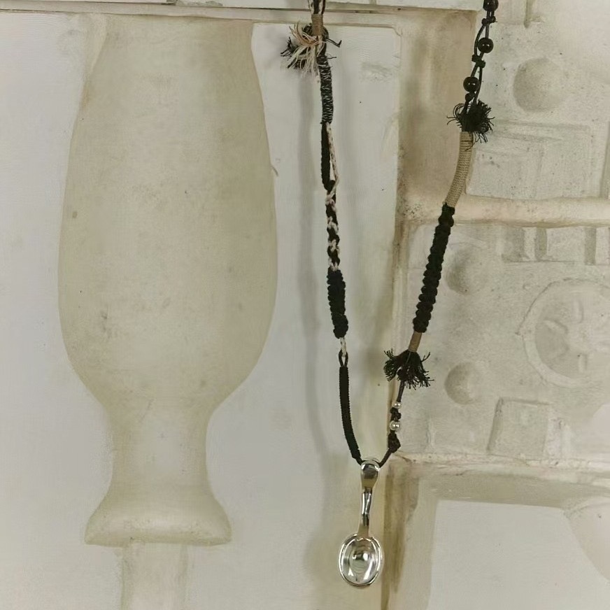 王鹤棣同款 编绳勺子项链2024新款小众设计个性独特设计感毛衣链详情7