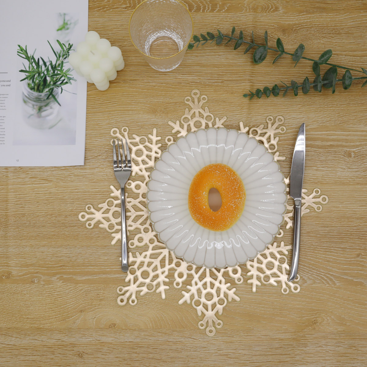 雪花PVC餐桌垫西餐垫隔热垫厨房垫子圣诞节主题烫金缕空餐桌垫详情5