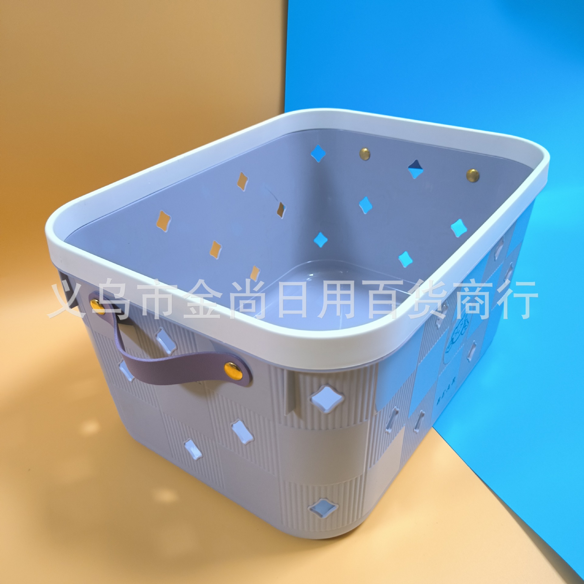 New Cool Bear storage basket, plastic small grid irregular pattern storage basket, kitchen hand-held sundries basket wholesale pic 2