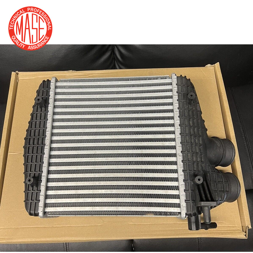 Applicable to the right radiator of the 2017-20 Maserati Levante 670039135 pic 3