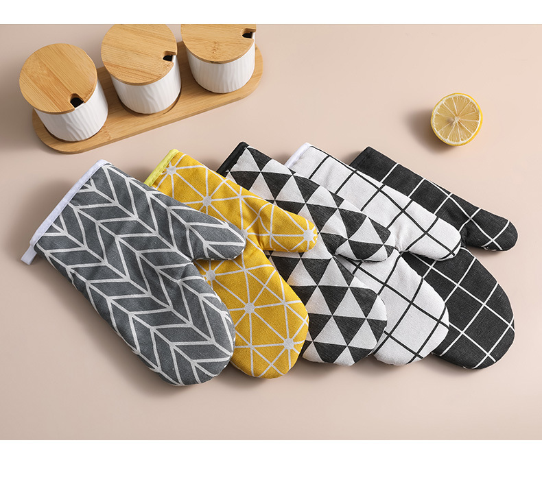Kitchen microwave heat-resistant gloves, thickened checkered anti-scald and heat-resistant gloves, high-temperature resistant baking cotton and linen oven gloves pic 24
