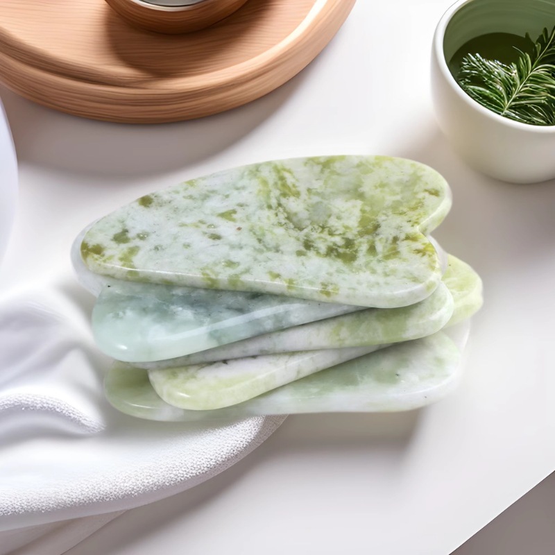 翠绿玉石刮痧板脸部颈部全身按摩刮痧居家日用美容护肤按摩工具详情11