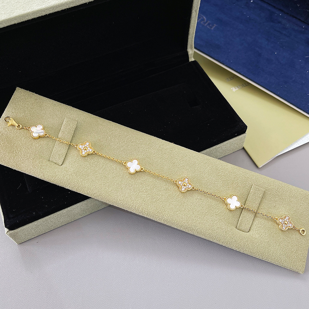 v金高版本厚镀18k金迷你五花六花四叶草手链不掉色高级感红玛瑙详情13