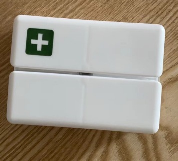 跨境专供便携式分装7格药盒磁吸式旅行随身携带医药盒独立药丸盒详情12