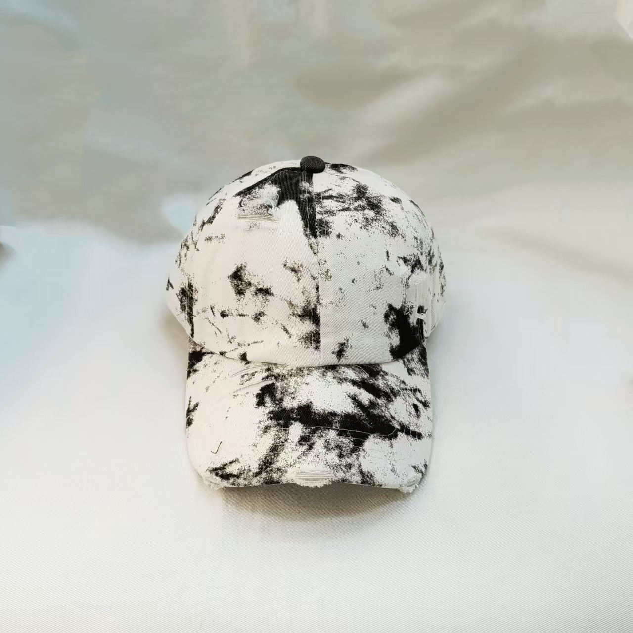 Cross-border wholesale of new tie-dyed soft-top washable perforated baseball caps for students, couples, graffiti, sun, versatile and sunshade pic 5