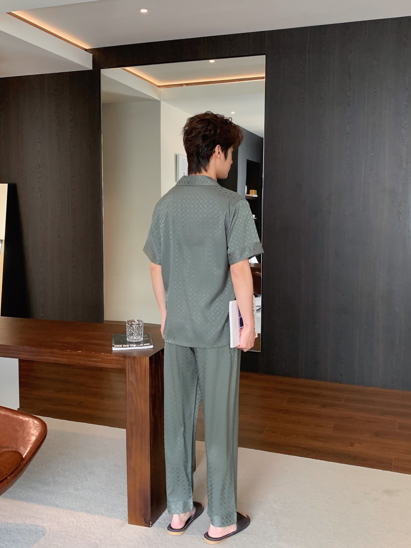 2025新款橄榄绿冰丝短袖男士家居服春意盎然舒适透气可外穿现货详情4