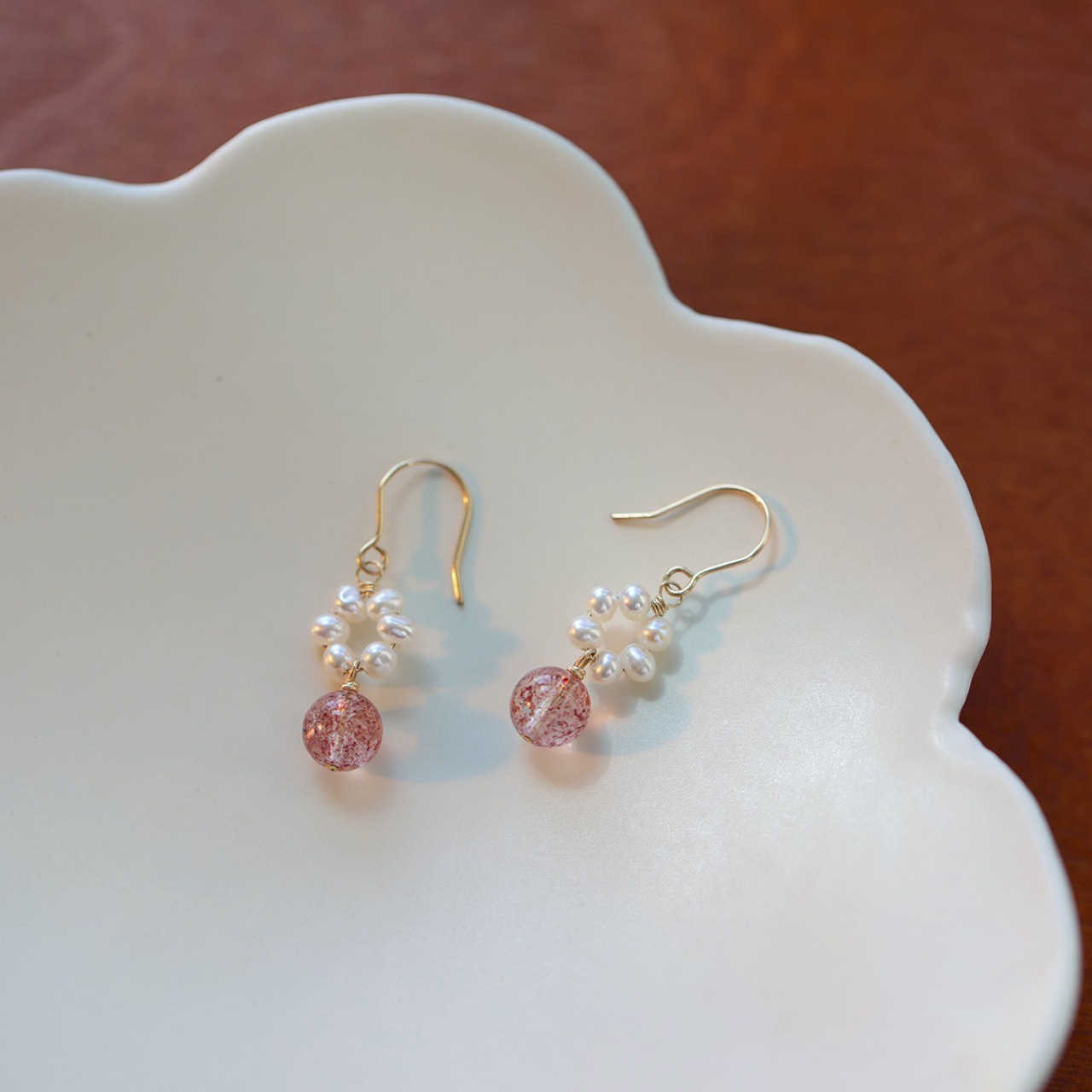 冰透草莓晶粉水晶异形淡水珍珠18K包金耳环气质网红时尚闺蜜耳钩详情2