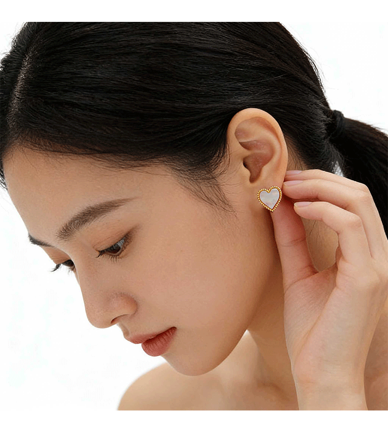 Hyacinth Lace heart-shaped stud earrings, natural white mother-of-pearl earrings, 2026 live-streaming bestsellers, light luxury, high-end and elegant earrings pic 9